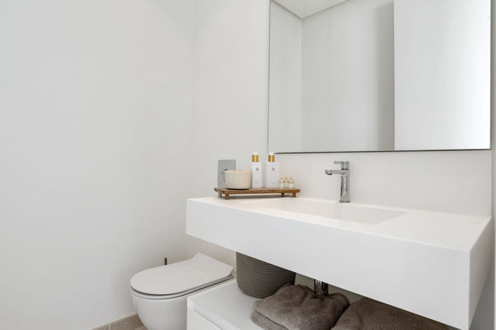 Image No.21-3 Bed Property for sale