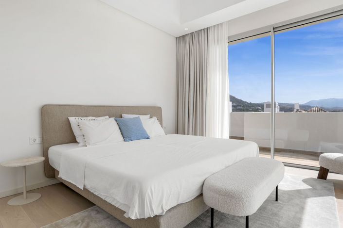 Image No.27-3 Bed Property for sale