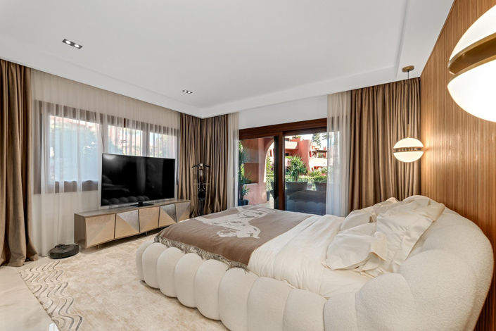 Image No.13-3 Bed Property for sale