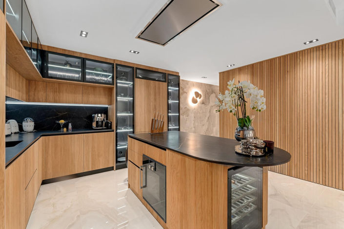 Image No.28-3 Bed Property for sale