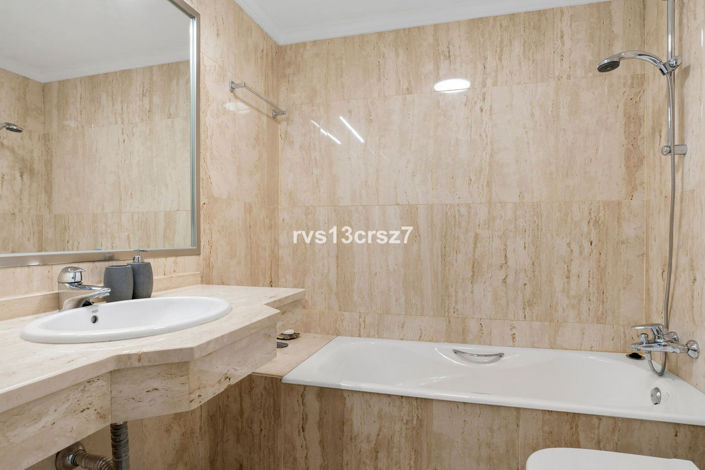 Image No.14-3 Bed Property for sale