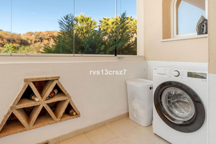 Image No.21-3 Bed Property for sale