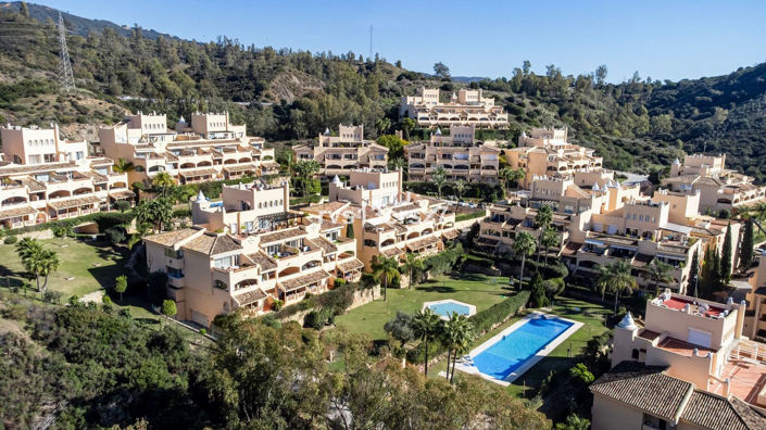 Image No.27-3 Bed Property for sale