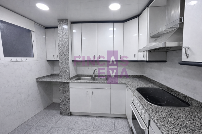 Image No.11-4 Bed Property for sale