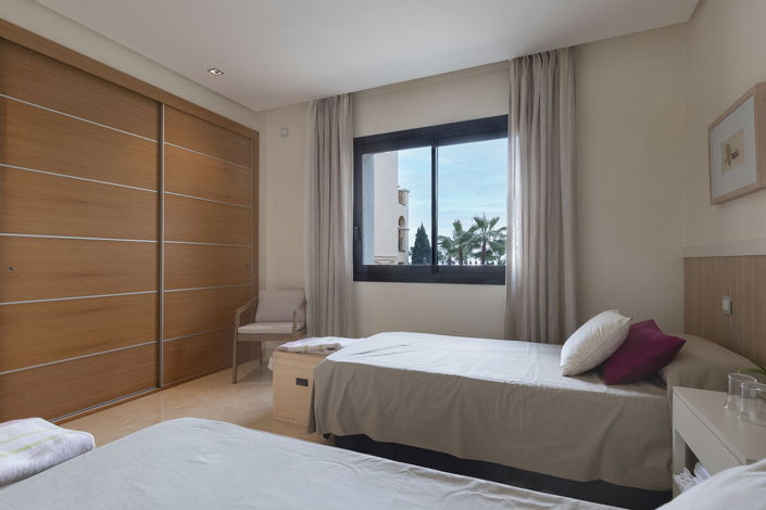 Image No.12-2 Bed Property for sale