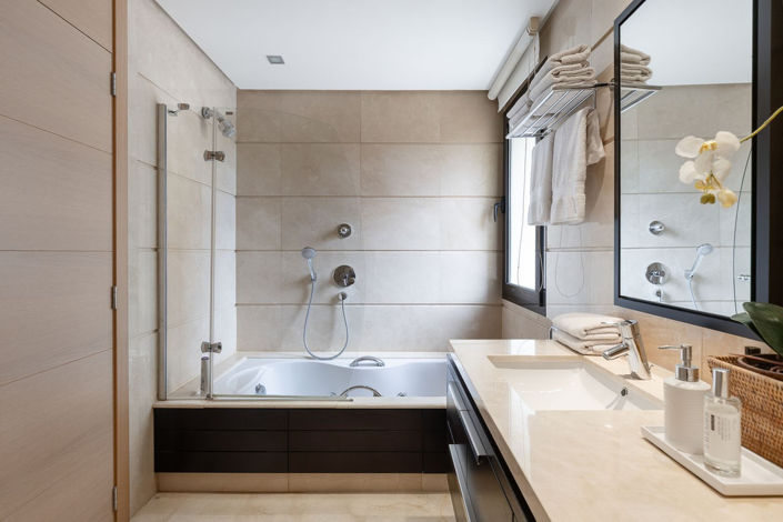 Image No.16-2 Bed Property for sale