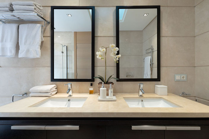 Image No.17-2 Bed Property for sale