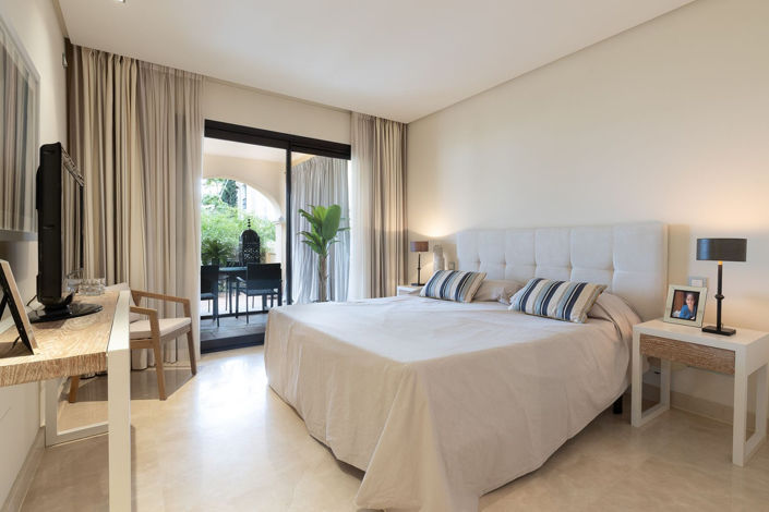 Image No.20-2 Bed Property for sale