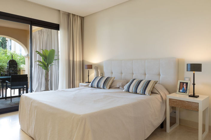 Image No.21-2 Bed Property for sale