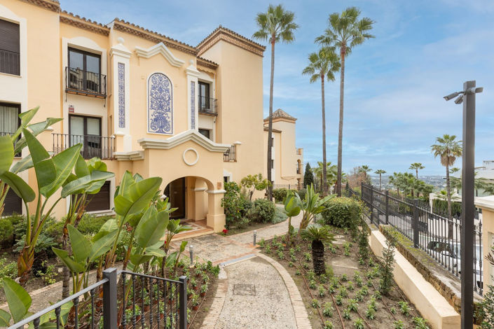 Image No.3-2 Bed Property for sale