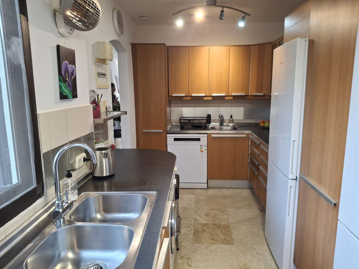 Image No.11-2 Bed Property for sale