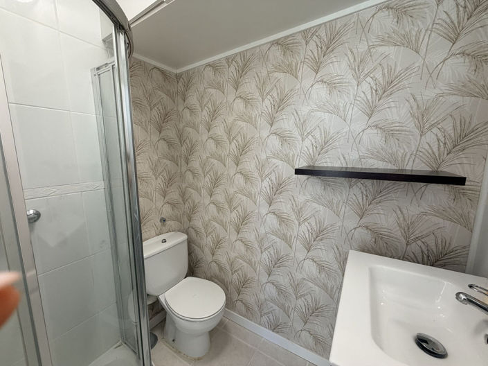 Image No.15-2 Bed Property for sale