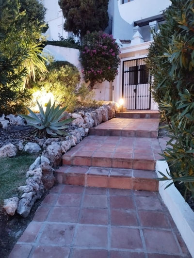 Image No.25-2 Bed Property for sale