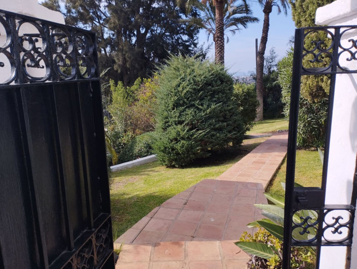 Image No.27-2 Bed Property for sale