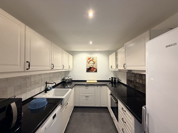 Image No.7-2 Bed Property for sale