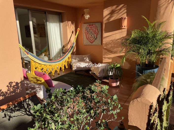 Image No.11-2 Bed Property for sale