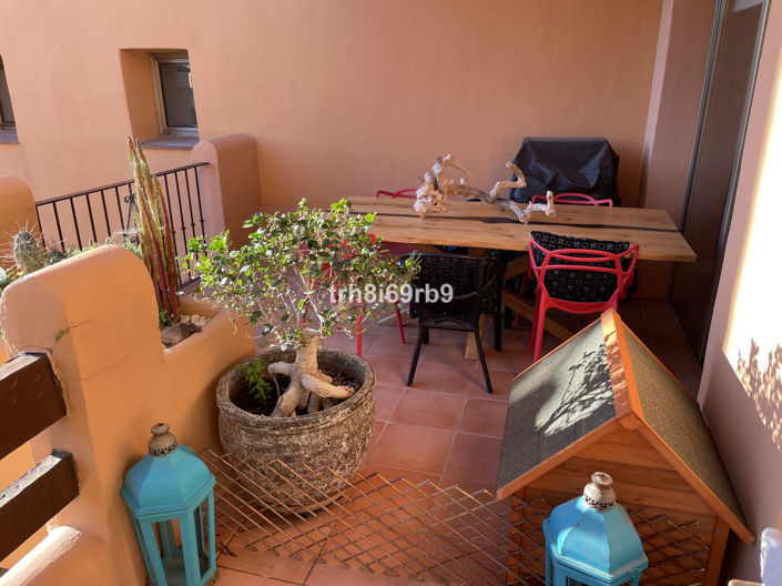 Image No.12-2 Bed Property for sale