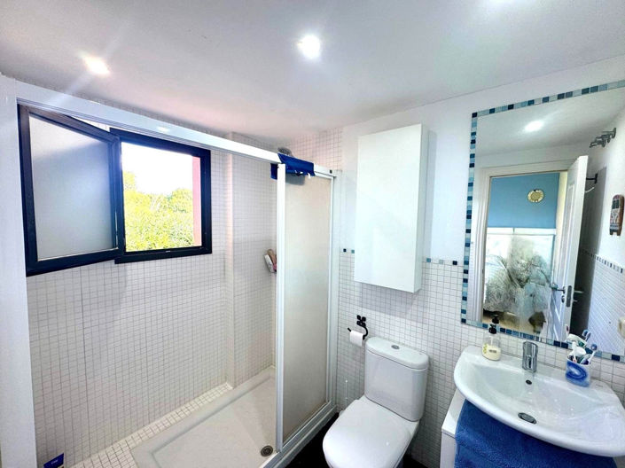 Image No.13-2 Bed Property for sale