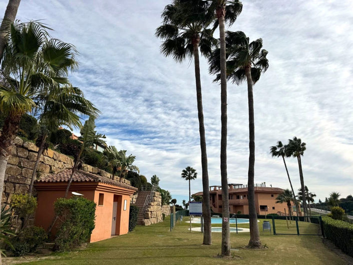 Image No.15-2 Bed Property for sale