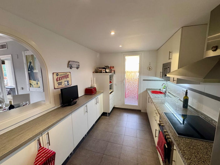 Image No.6-2 Bed Property for sale