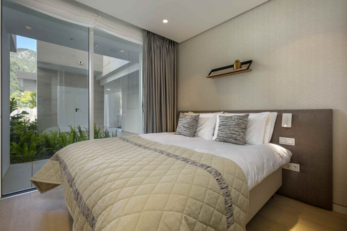 Image No.21-2 Bed Property for sale