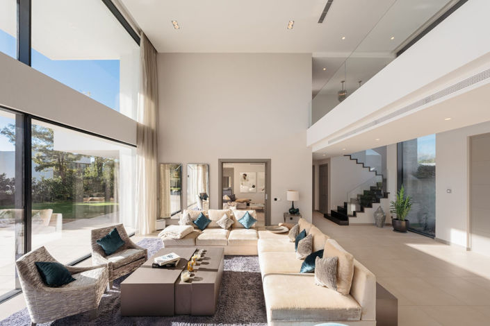 Image No.14-5 Bed Property for sale