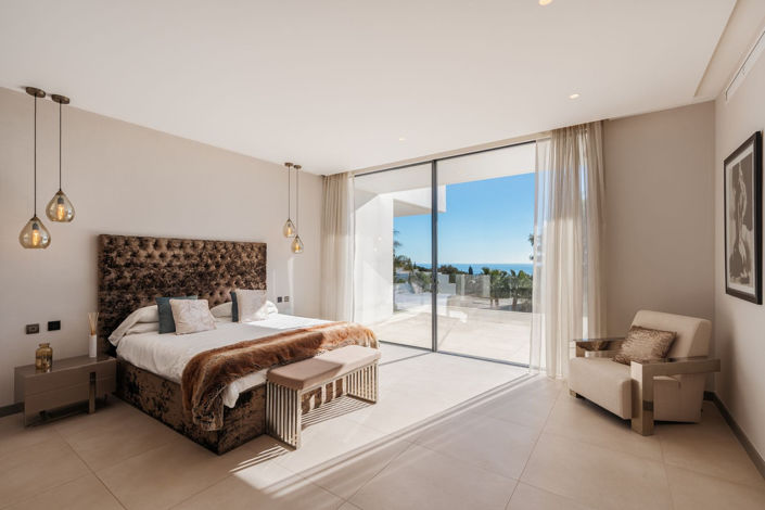 Image No.20-5 Bed Property for sale