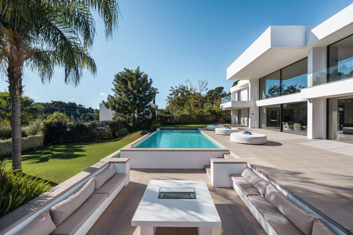 Image No.3-5 Bed Property for sale