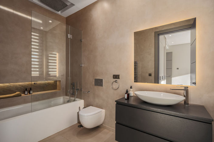 Image No.30-5 Bed Property for sale