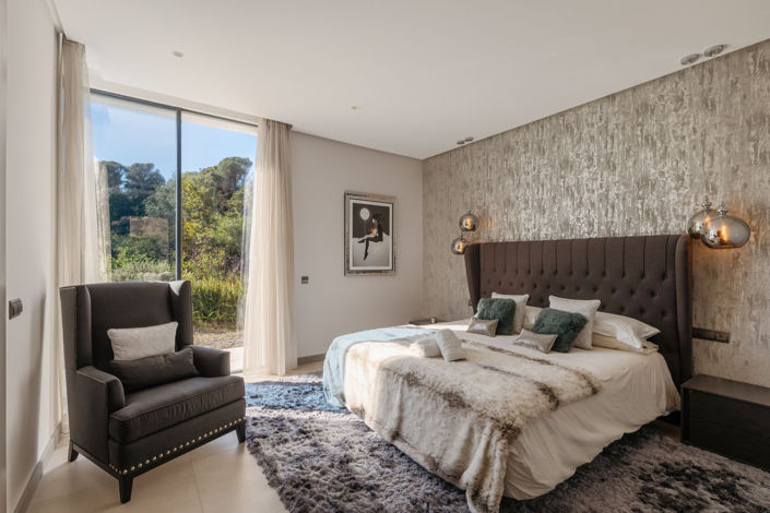 Image No.31-5 Bed Property for sale