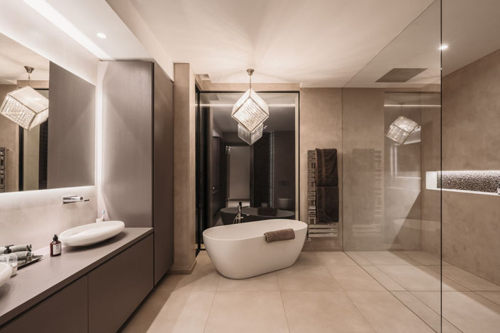 Image No.44-5 Bed Property for sale