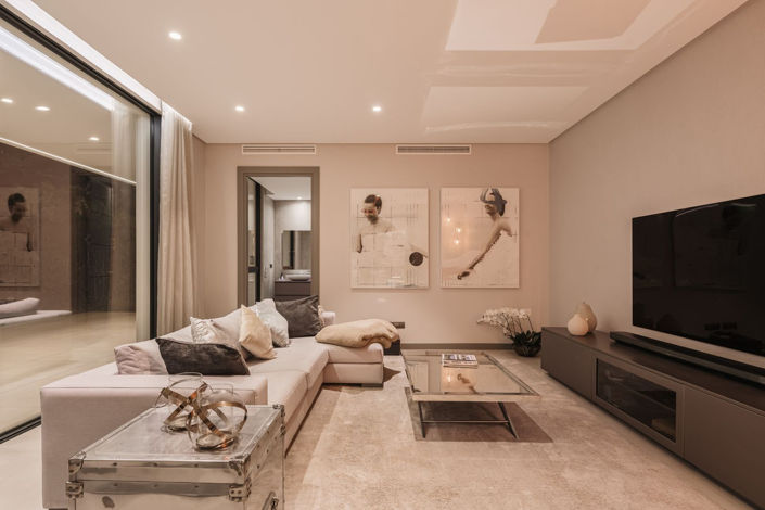 Image No.46-5 Bed Property for sale