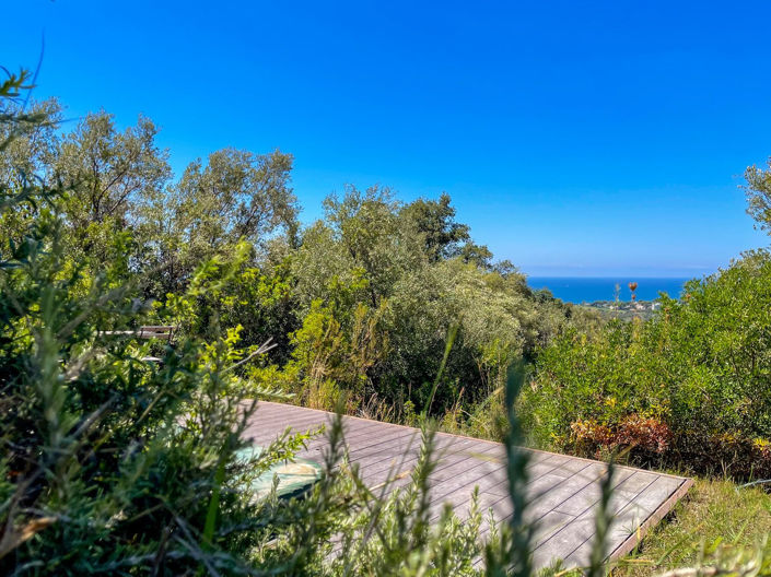 Image No.10-7 Bed Property for sale