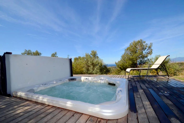 Image No.11-7 Bed Property for sale