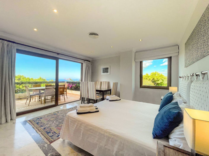 Image No.23-7 Bed Property for sale