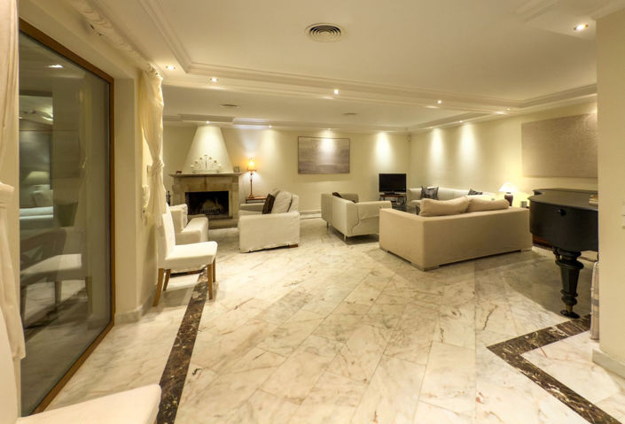 Image No.3-7 Bed Property for sale