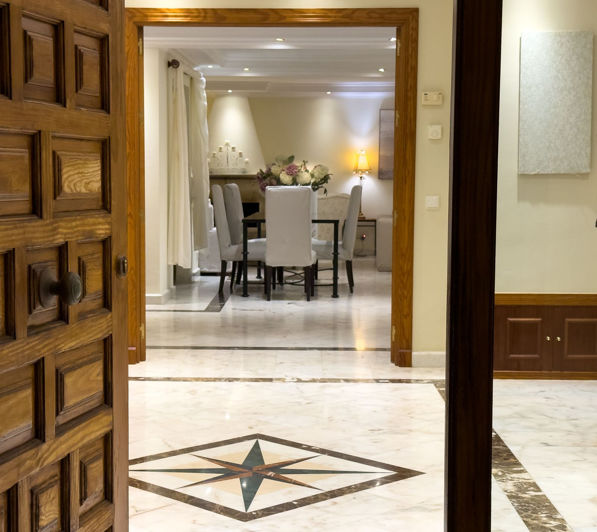 Image No.32-7 Bed Property for sale