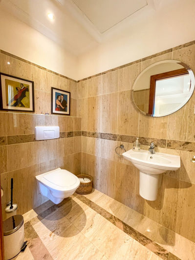 Image No.37-7 Bed Property for sale