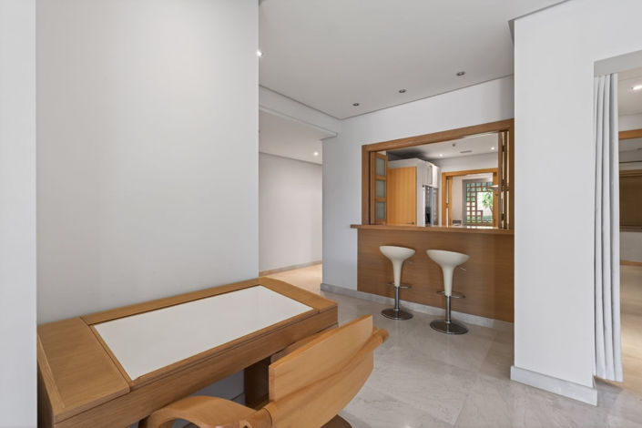 Image No.12-2 Bed Property for sale