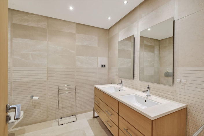 Image No.23-2 Bed Property for sale