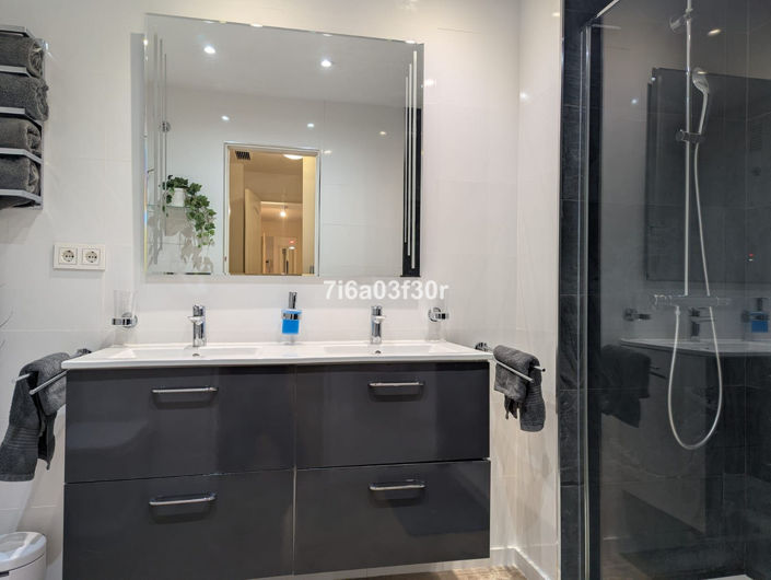 Image No.20-3 Bed Property for sale