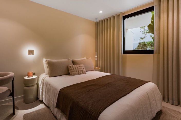 Image No.19-3 Bed Property for sale