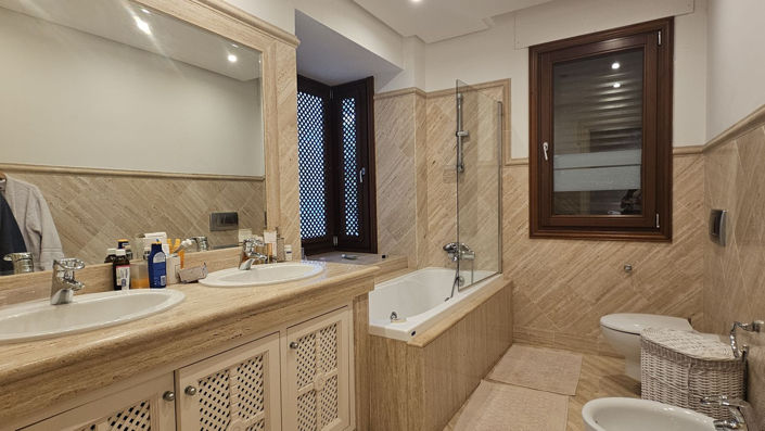 Image No.36-3 Bed Property for sale