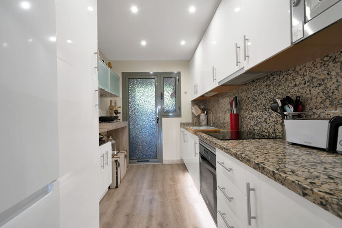 Image No.13-2 Bed Property for sale