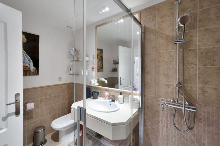 Image No.21-2 Bed Property for sale