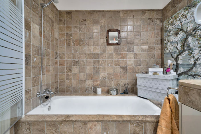 Image No.26-2 Bed Property for sale