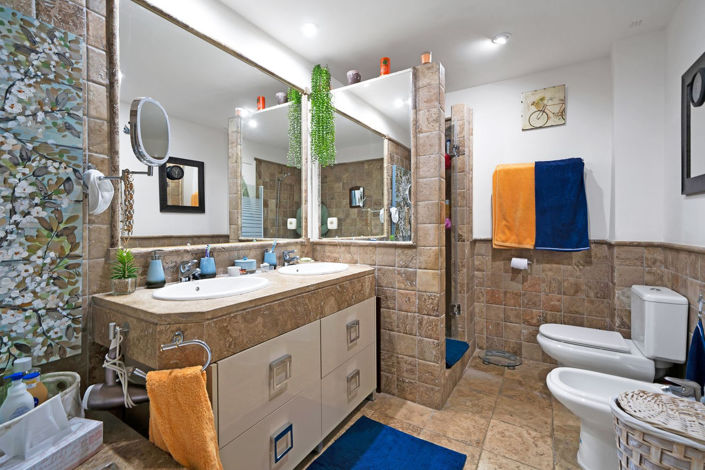 Image No.27-2 Bed Property for sale