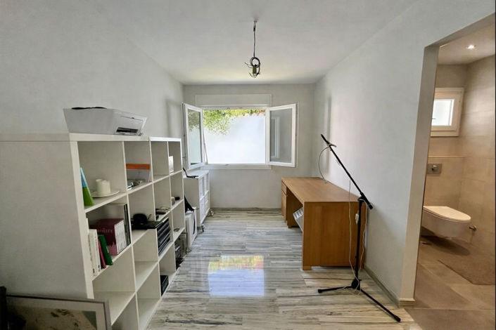 Image No.14-3 Bed Property for sale