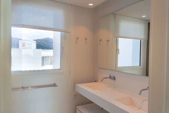 Image No.19-3 Bed Property for sale