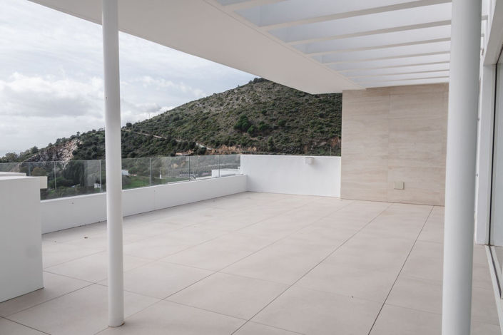 Image No.20-3 Bed Property for sale